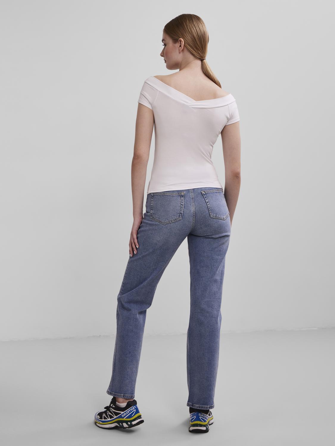 model_shot-back